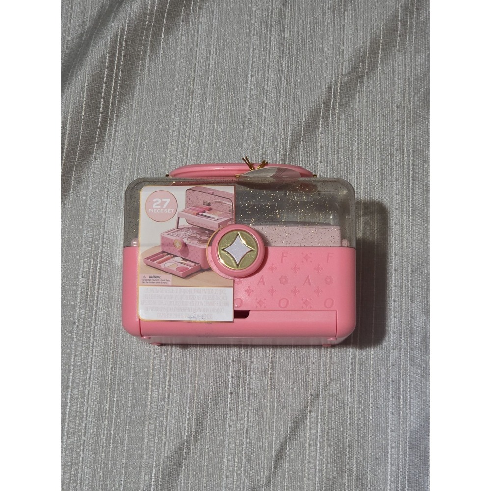 27pc FAO‎ Schwarz Girl Portable Makeup Set / Kit with Storage Case